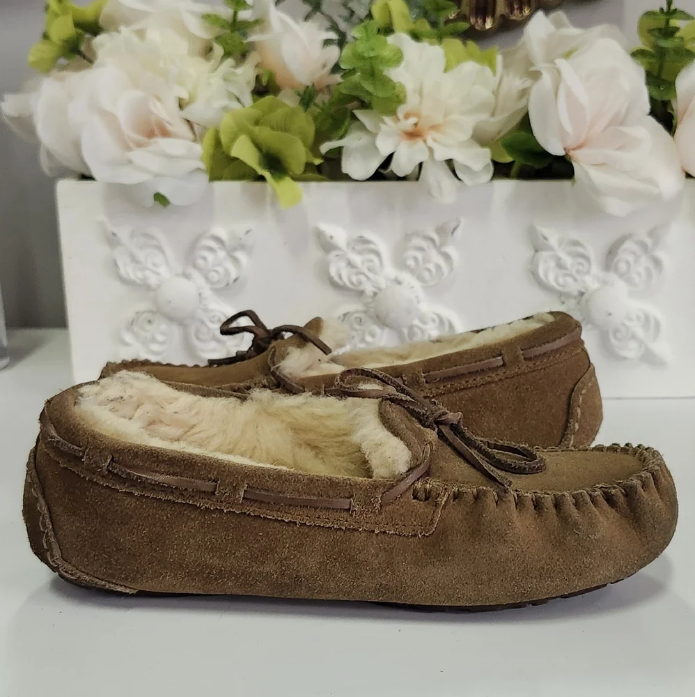 Ugg Suede Chestnut Moccasin Slippers Size 2